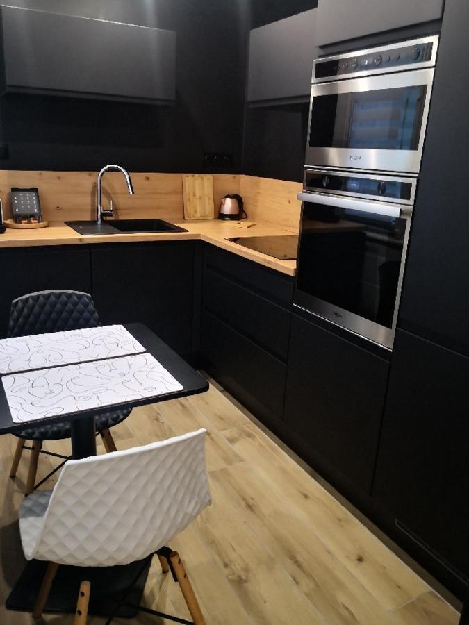 Studio Moderne, Place Parking Prive, Emplacement Ideal A 100 M Du Lac. Annecy Buitenkant foto